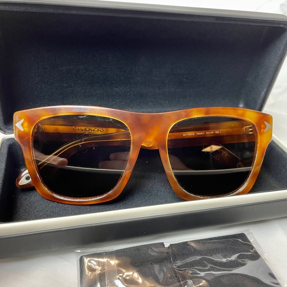 Givenchy turtle shell sunglasses - Picture 4 of 6